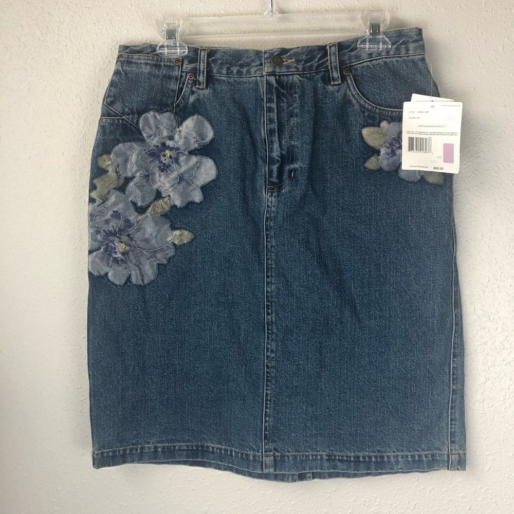NWT Liz Claiborne Denim Style Skirt Size 10